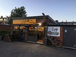 Nya Costello Pizzeria outside