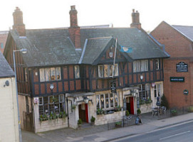 Masons Arms outside