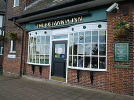 The Britannia Inn outside