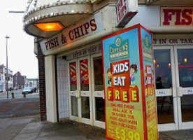 Captains Table Fish Chips outside