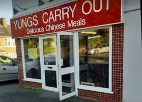 Yungs Carry Out outside