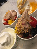 Pinkberry Frozen Yogurt food