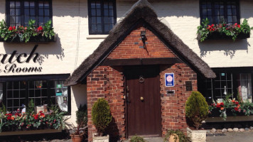 The Thatch With Rooms food