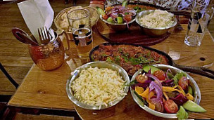 De Mezka Mediterranean Kitchen food