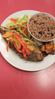 Reggie's Carribean Cuisine food