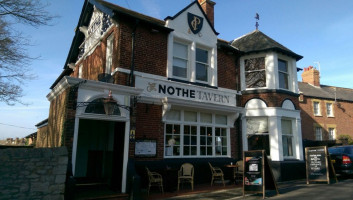The Nothe Tavern outside