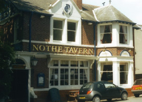 The Nothe Tavern outside