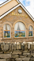 The Harbour Inn inside