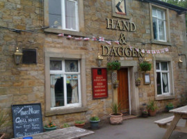 The Hand Dagger Inn outside