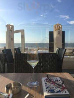 Beach Auberge Des Rois food