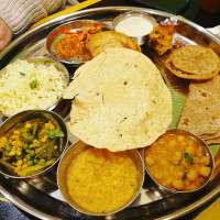 Delhish Vegetarian Kitchen food