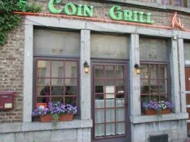 Le Coin Grill outside