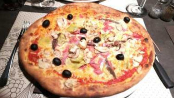 La Pizzarella Da Giorgio food