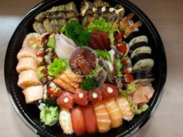 Sushi Royal Kapellen food
