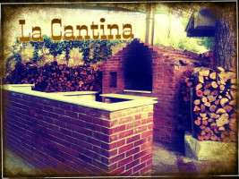 La Cantina Pizzeria outside