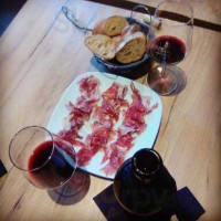 Aragon Tapas Y Vinos food
