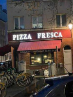 Pizza Fresca outside