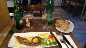 Chez Anesti (pitta Grill Petits Os) food