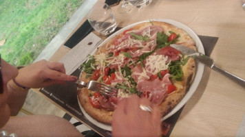 Pizzeria 2p food