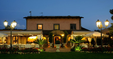 Villa Il Sogno outside