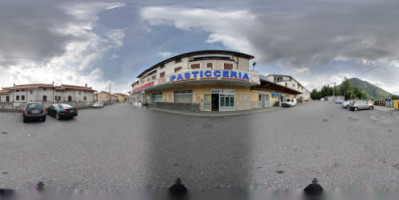 Pasticceria Central Market outside