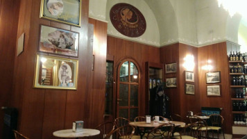 Gran Caffe Vittoria outside