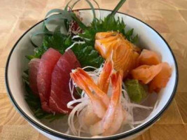 Kintsukuroi Sushi food