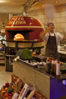 Pizza Dozzina, food