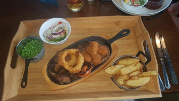 Darfield Sizzling Grill food