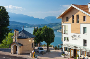 E Gelateria Viridis outside