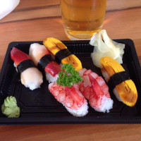 Sushi Momo Cafe' food
