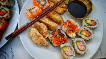 Honkaku Sushi Thai food