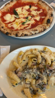 Nuposto Pizza food