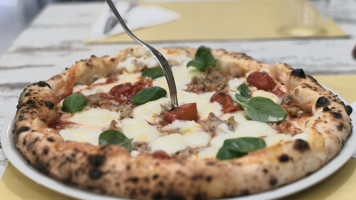 Pizzeria La Smorfia Salerno food