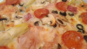 Pizzeria Il Basilico Pizza E Torta food