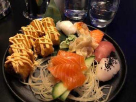 Niri Sushi Dinner food