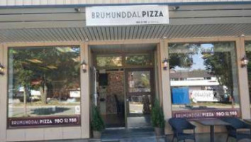 Brumunddal Pizza outside