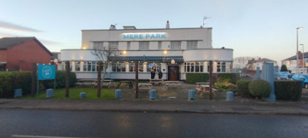 The Mere Park food