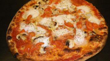 Pizzeria La Fonte food