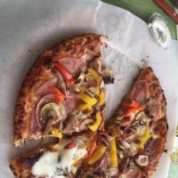 Solveig's Pizza food