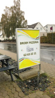 Broby Pizzeria Overfor Efterskolen Pizzaria outside