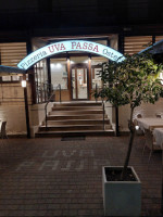 Uva Passa inside