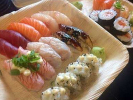 Maka Sushi food