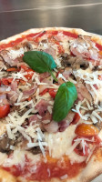 La Bottega Della Pizza food