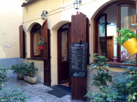 Antica Trattoria Garibaldi outside