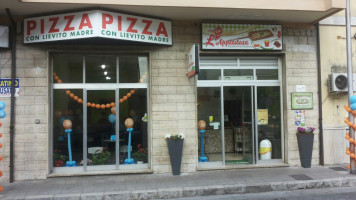 Pizzeria-rosticceria L'appetitosa outside