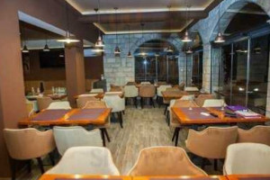 Angolo Steak Grill House Pizzeria inside
