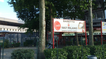 Baretto 1957 Milano outside