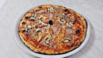 Pizzeria Porat food
