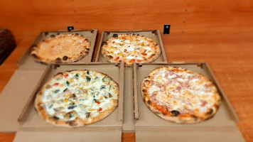 Pizza Dal Capitano food